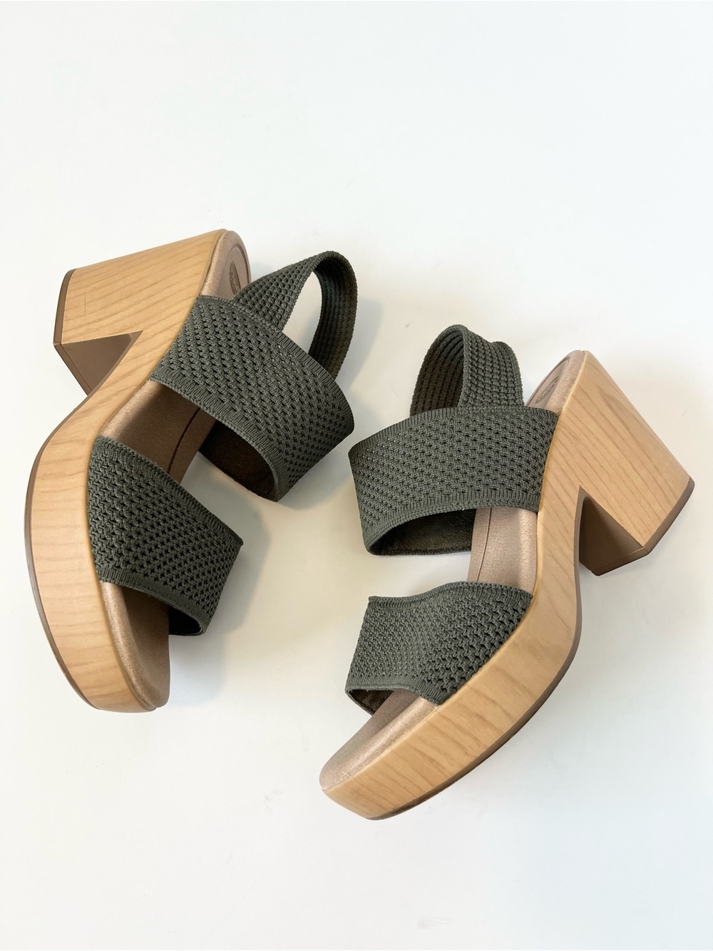 Dr Scholls Becca clogs Size 8.5 Olive green strappy clog wedges Boho Comfort